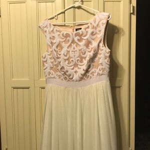 Vince Camuto White Formal Dress